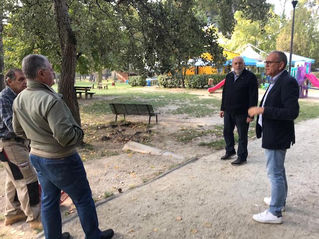 commissione con operai comunali