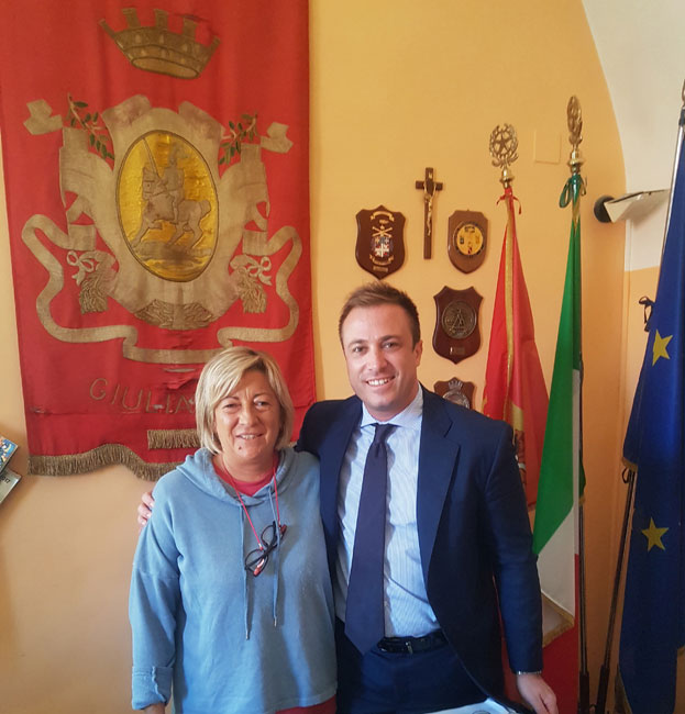 Il Sindaco Constantini con la referente dell'associazione Il Sogno di Iaia Maria Compagnone