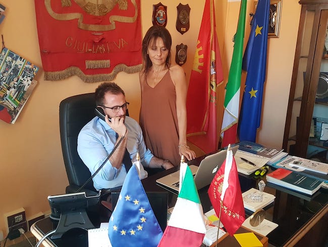 Il sindaco Jwan Costantini e la segretaria generale Raffaella D'Egidio