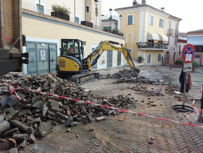 lavoro pavimentazione spoltore 2