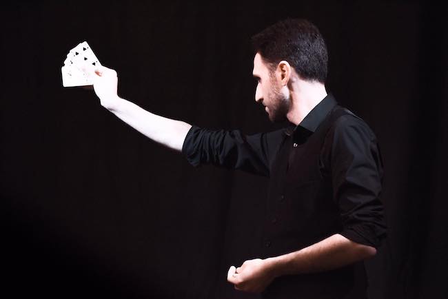 simuan l'illusionista