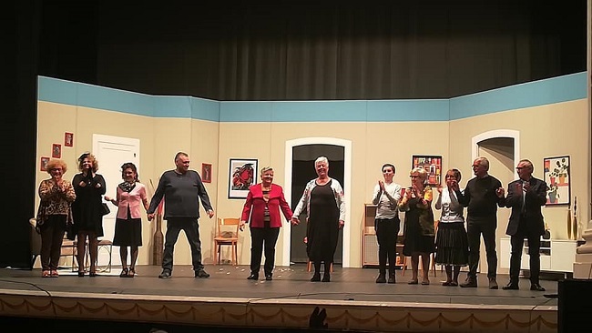 Teramo, al Teatro Comunale in scena Chi mi battezze mi è cumbare