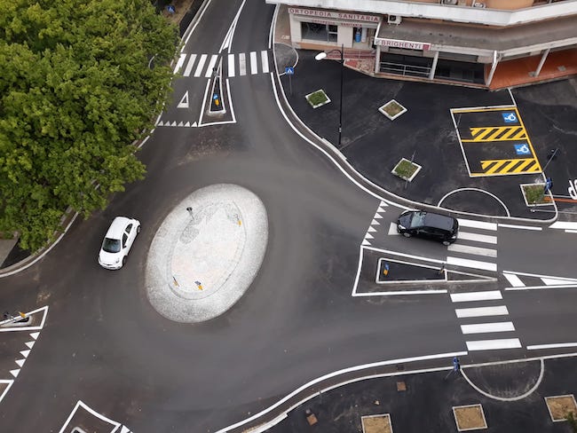 rotatoria via Caduti di Nassirya