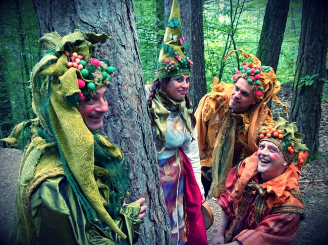 Montorio al Vomano: folletti, magia, acrobazia, musica e preghiera per il borgo Montorio al Vomano: folletti, magia, acrobazia, musica e preghiera per il borgo