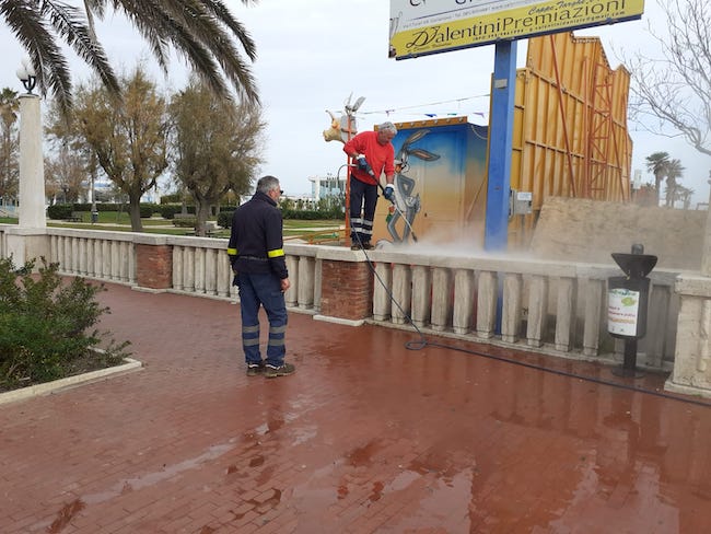 prova tecnica pulizia lungomare monumentale