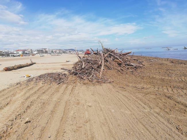 pescara pulizia spiagge