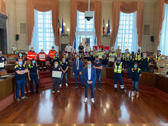 consegna pergamene protezione civile