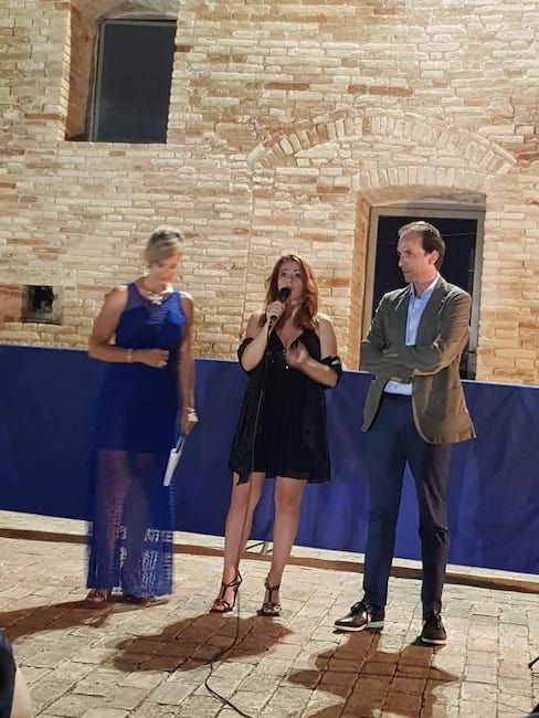 il sindaco Massimo Vagnoni, l'editrice Valeria Di Felice, la presentatrice Mirella Lelli