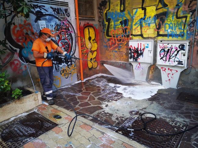 lavaggio portici piazza salotto