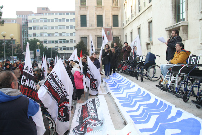 manifestazione protesta disabili