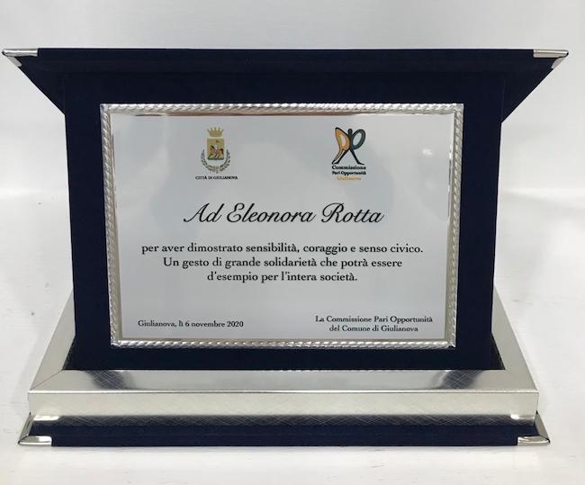 Eleonora Rotta riceve un riconoscimento dal Cpo di Giulianova