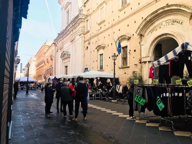 mercato centro storico chieti