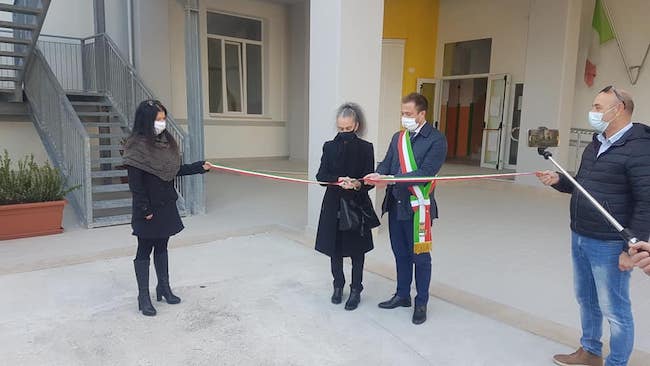 taglio nastro riapertura scuola colleranesco