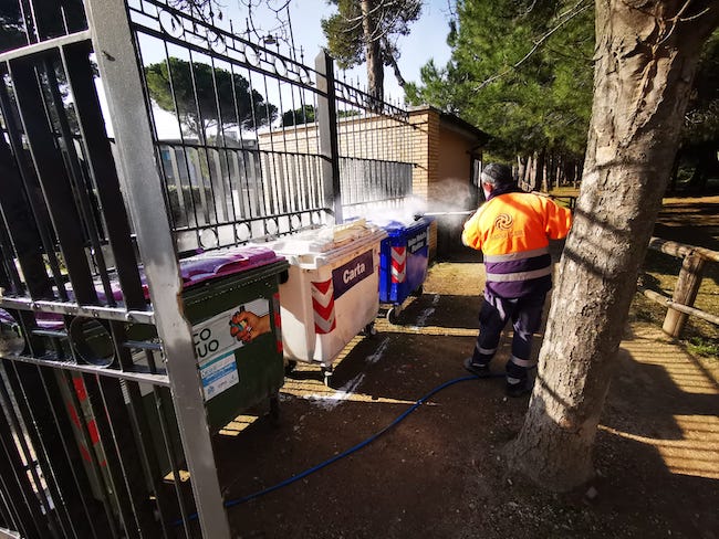 lavaggio sanificazione cassonetti Pescara