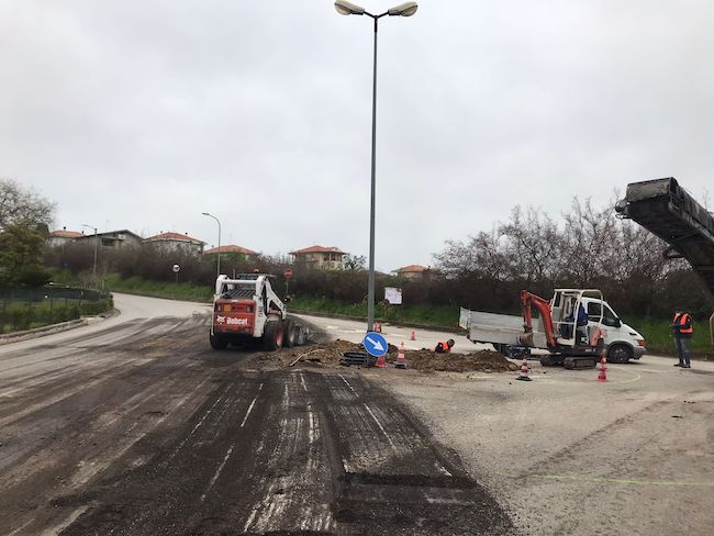 lavori rotatoria rosciano