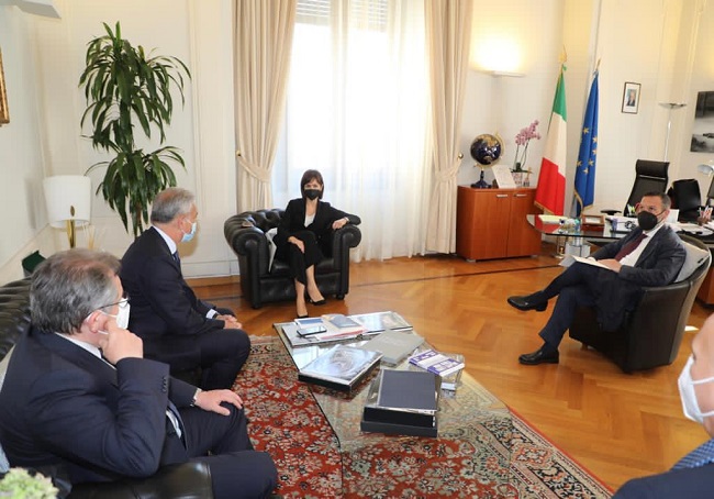 Foto incontro con il Ministro Carfagna
