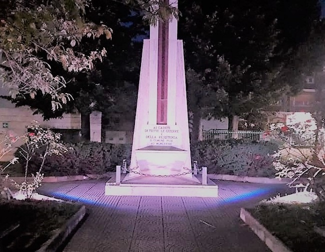 Monumento ai Caduti Giornata Mondiale Fibromialgia