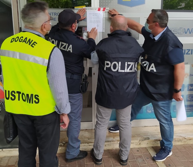 sequestro agenzia scommesse