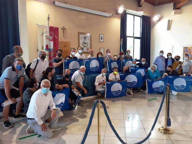 consegna bandiere blu