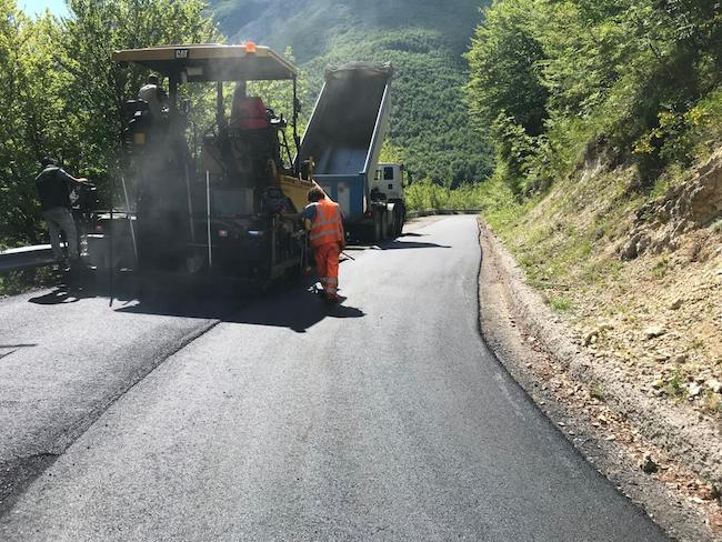 strada macchia da sole