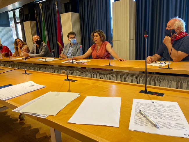 presentazione la montagna incantata