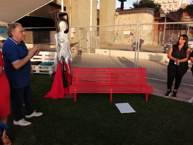 inaugurazione panchina rossa