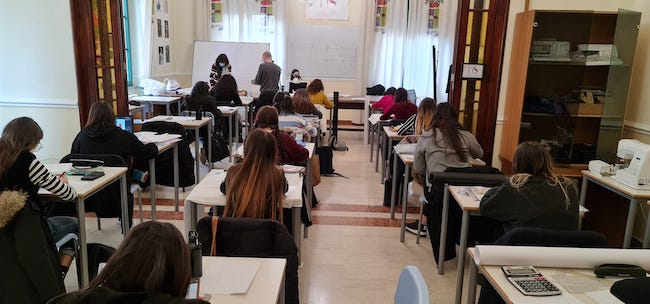 studenti ITS Moda in aula