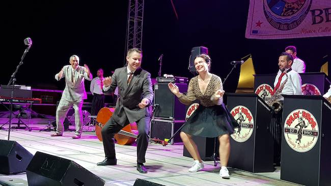 swing-on-the-beach-2021-4