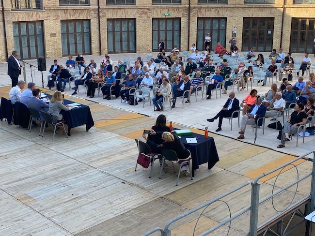incontro futuro pineta dannunziana