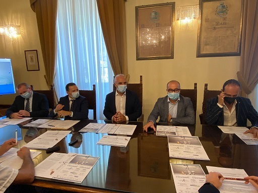 tavolo_relatori_conferenza_stampa_innovazioni__1_