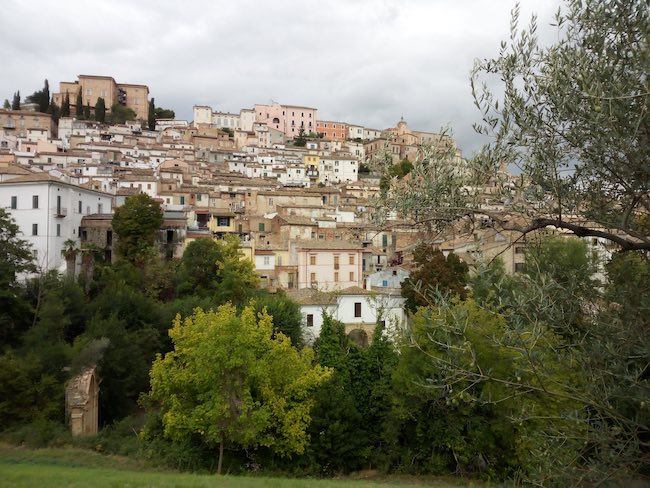 loreto aprutino parco paesaggistico lauretum