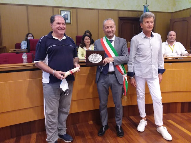 premiazione spoltore comune amico