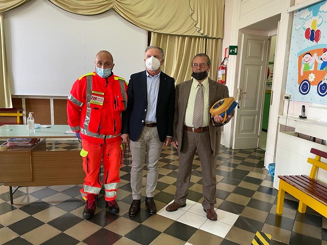 Donazione defibrillatore (1)