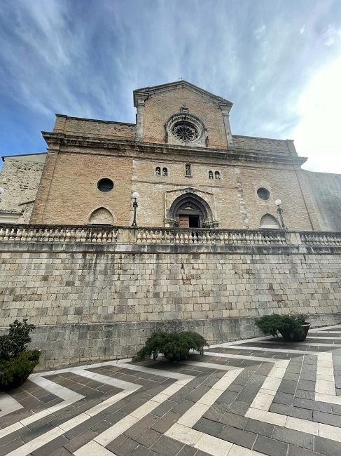 La Cintura, i Raccomandati e le due porte, Atessa (CH)