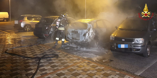 incendio auto pescara