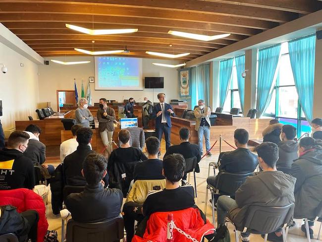 incontro studenti moretti