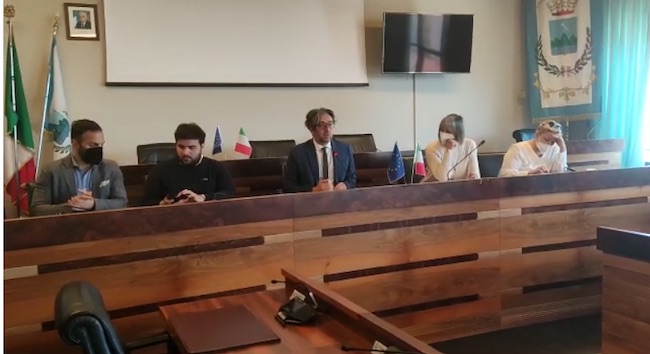 incontro tari roseto