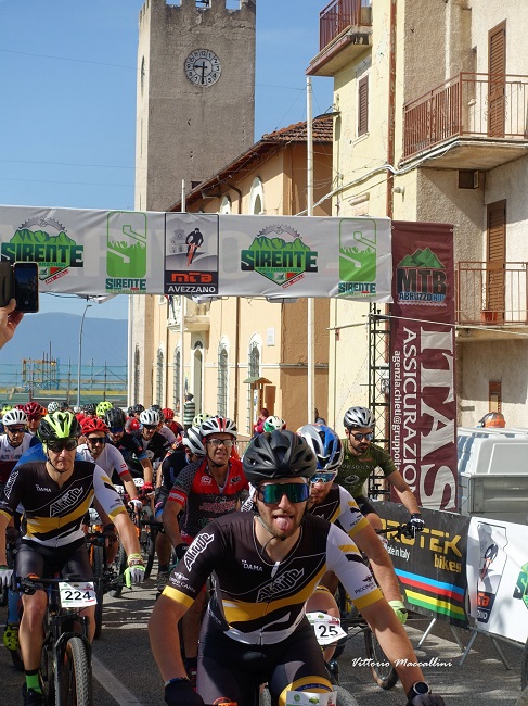 Sirente Bike Marathon 22052022 partenza