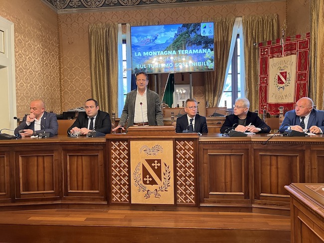 da sx giovanni luzii - umberto de annuntiis - presidente di bonaventura - lanfranco cardinale - sindaci