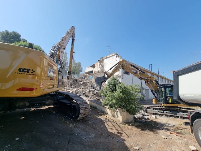 demolizione ex aquila d'oro