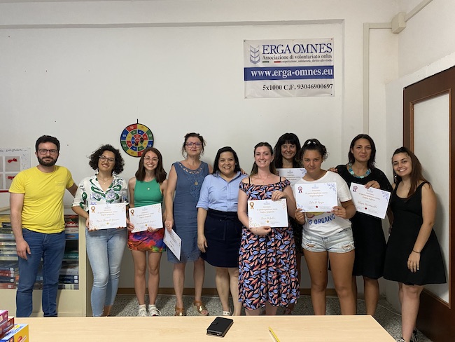 consegna attestati erga omnes