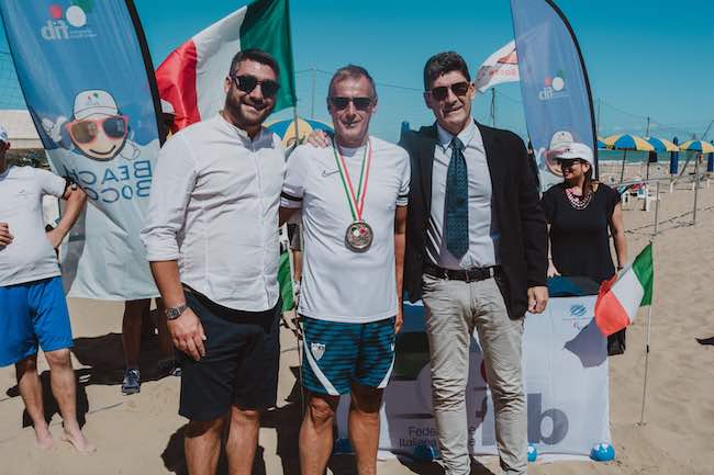 1° individualista Pietro Temporali (Emilia Romagna) con Assessore Della Penna e Presidente Federale De Sanctis