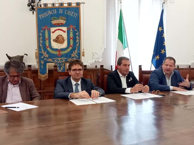 via verde conferenza stampa