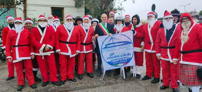 gruppo babbo natale in moto