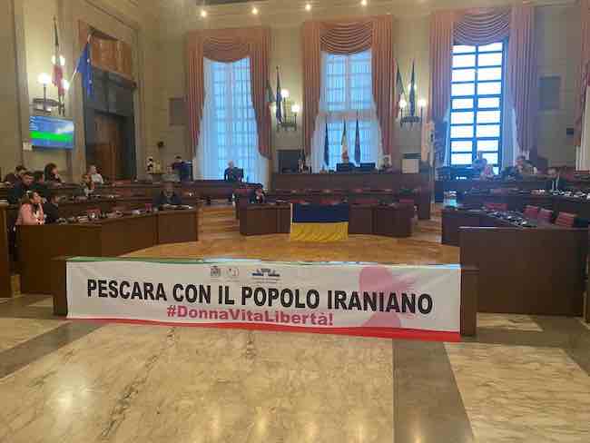 pescara con popolo iraniano