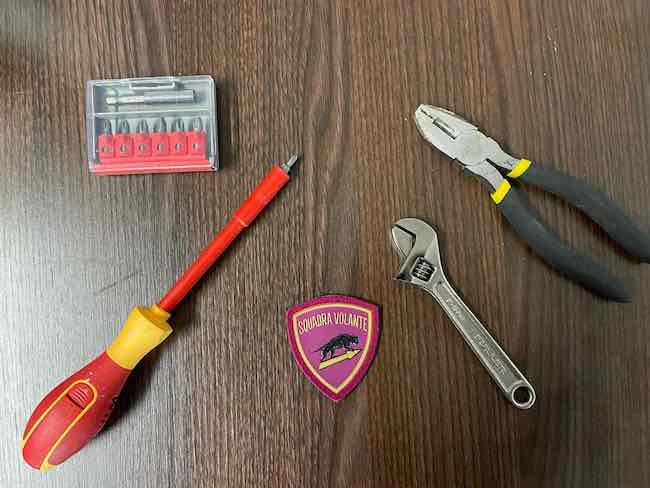 squadra volante chiavi grimaldelli