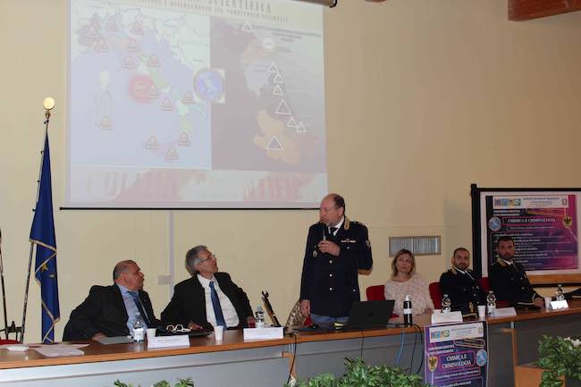 conferenza chimica e criminologia
