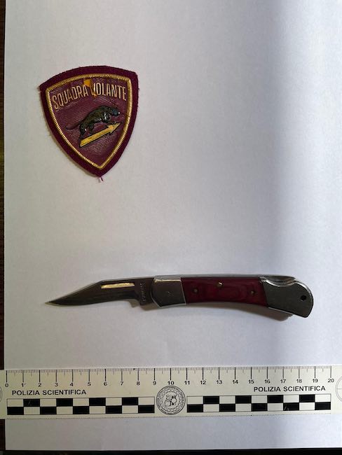 coltello sequestrato