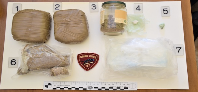 stupefacenti 27 giugno 2023