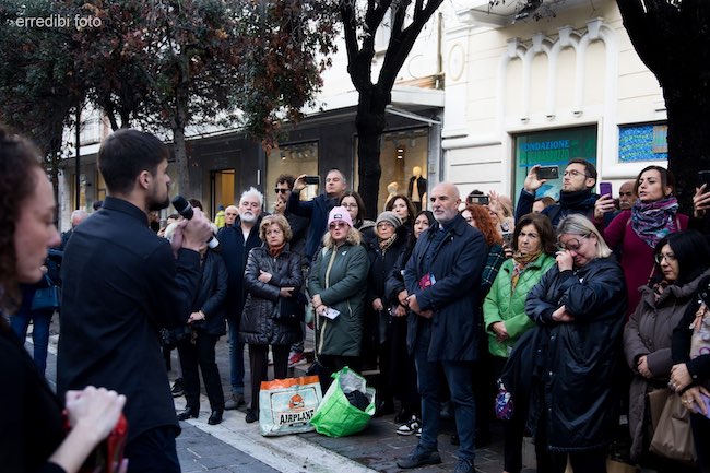 questo-non-e-amore-2023-01